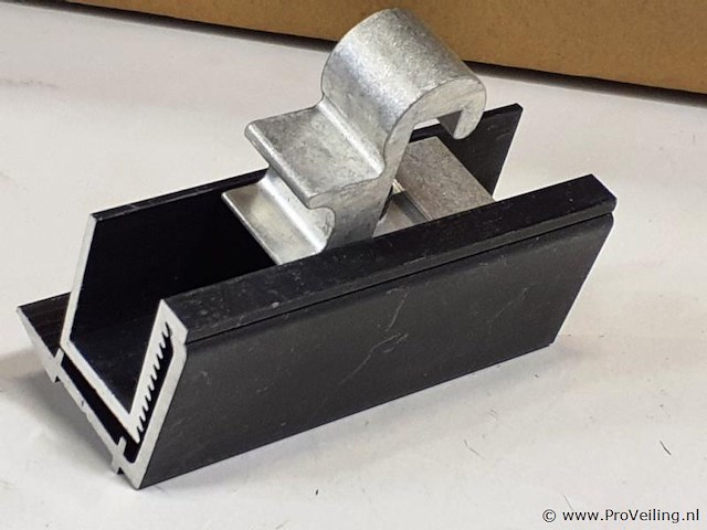 Bevestiging materiaal zonnepanelen. instelbare eindklem en middenklem d. adjustable endclamp black d - ca. 100 stuks - afbeelding 3 van  3