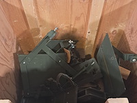 Bevestigingsmateriaal in houten transportkist - afbeelding 3 van  6