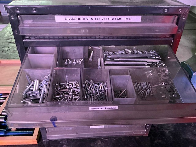 Bevestigingsmateriaal in ladekastje - afbeelding 4 van  8