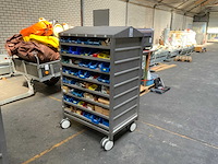 Bevestigingsmateriaal met rvs transportwagen (cleanroom car) - afbeelding 1 van  6