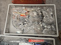 Bevestigingsmaterialen in 16 magazijnbakken. mix, partij - afbeelding 3 van  17