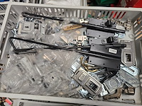 Bevestigingsmaterialen in 16 magazijnbakken. mix, partij - afbeelding 11 van  17