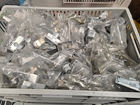 Bevestigingsmaterialen in 16 magazijnbakken. mix, partij - afbeelding 16 van  17