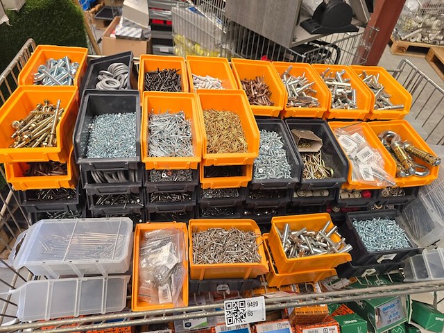 Bevestigingsmaterialen in 50 magazijnbakken. universeel, partij - afbeelding 1 van  11