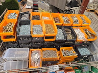 Bevestigingsmaterialen in 50 magazijnbakken. universeel, partij - afbeelding 1 van  11