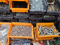Bevestigingsmaterialen in 50 magazijnbakken. universeel, partij - afbeelding 7 van  11