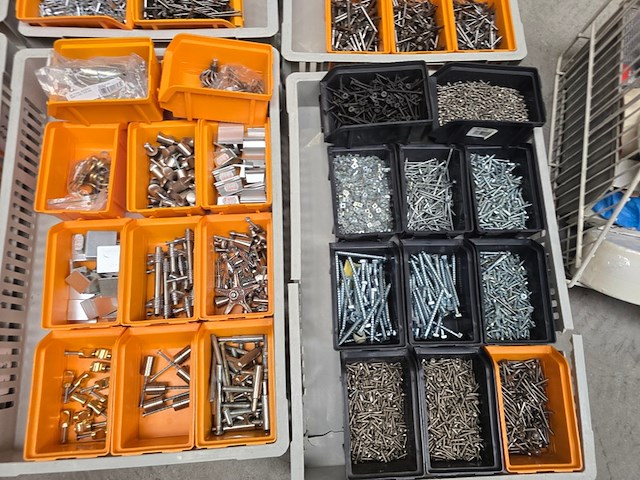 Bevestigingsmaterialen in 8 magazijnbakken. mix, partij - afbeelding 3 van  8