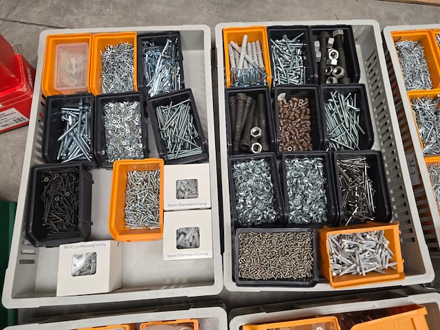 Bevestigingsmaterialen in 8 magazijnbakken. mix, partij - afbeelding 5 van  8