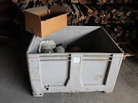 Bevestigingsmaterialen in kunststof bak.