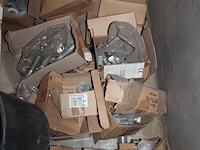 Bevestigingsmaterialen in kunststof bak. - afbeelding 2 van  4