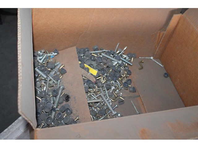 Bevestigingsmaterialen in kunststof bak. - afbeelding 4 van  4