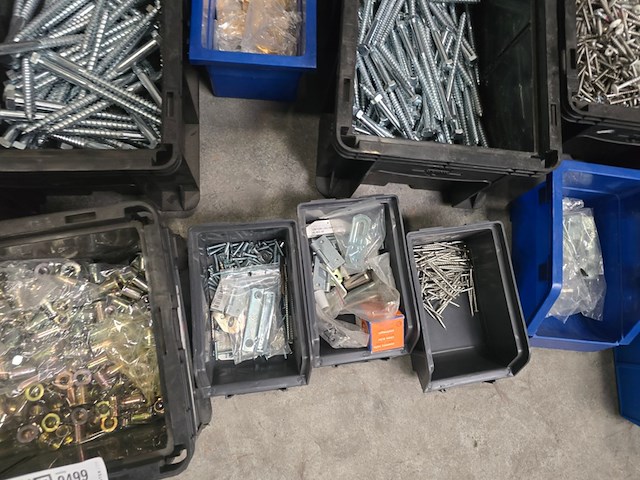 Bevestigingsmaterialen in magazijnbakken partij - afbeelding 2 van  14