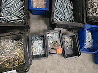 Bevestigingsmaterialen in magazijnbakken partij - afbeelding 2 van  14