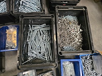 Bevestigingsmaterialen in magazijnbakken partij - afbeelding 4 van  14