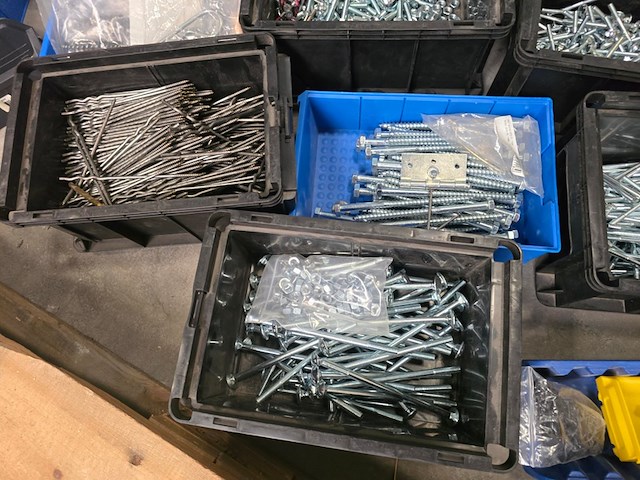 Bevestigingsmaterialen in magazijnbakken partij - afbeelding 10 van  16