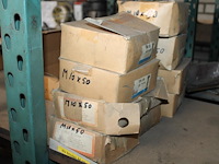 Bevestigingsmaterialen op 3 schappen w.o. bouten, moeren, ankers en rvs kogels. - afbeelding 2 van  7
