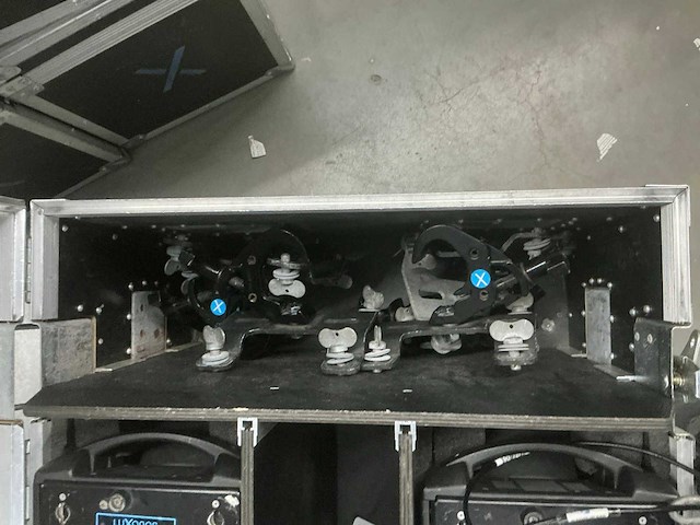 Bewegende led-koppen - robe - 300 (6x) - afbeelding 2 van  6