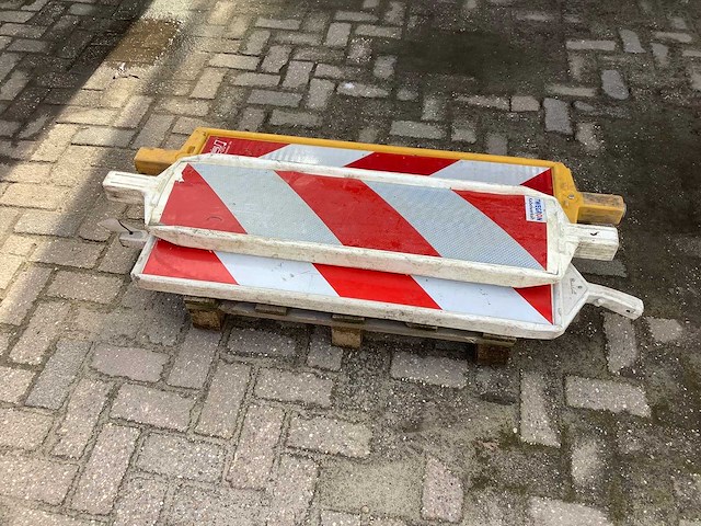 Bewegwijzering (3x) - afbeelding 1 van  3