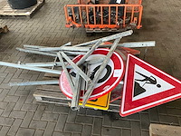 Bewegwijzering borden - afbeelding 1 van  5