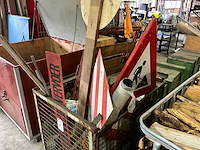 Bewegwijzering & diverse in gitterbox - afbeelding 2 van  4