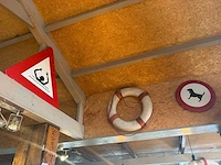 Bewegwijzering en reddingsboeien (6x)