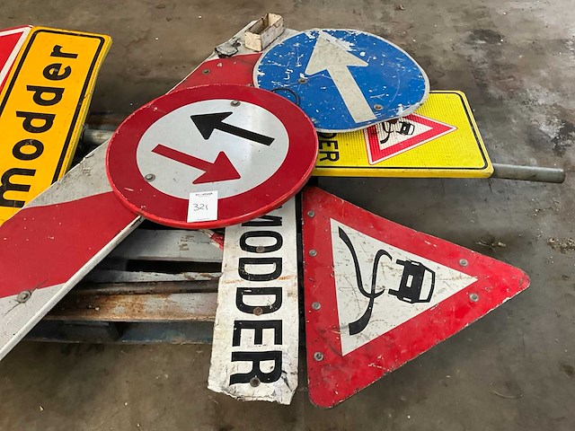 Bewegwijzering “modder” - afbeelding 2 van  3