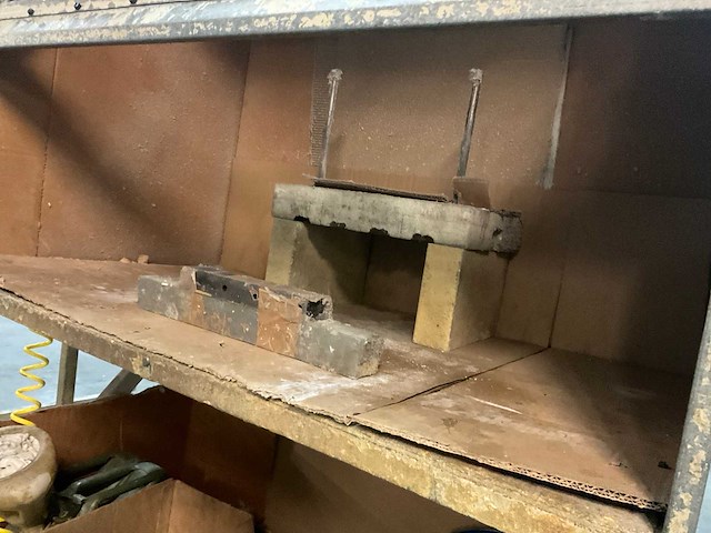 Bewerkingscabine met afzuiging (2x) - afbeelding 2 van  12