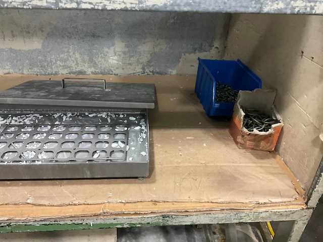 Bewerkingscabine met afzuiging (2x) - afbeelding 10 van  12