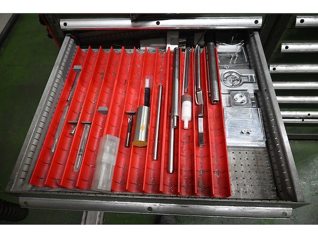Bewerkingscentrum gereedschappen set inclusief 2 x 8-delige hagro gereedschapladenkast met inhoud - afbeelding 21 van  29