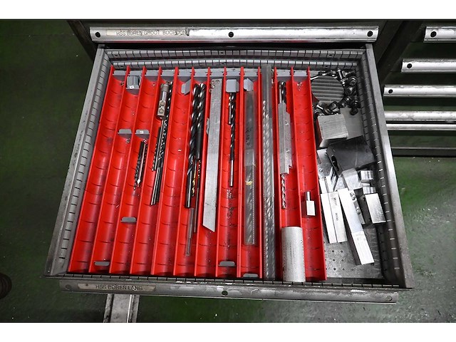 Bewerkingscentrum gereedschappen set inclusief 2 x 8-delige hagro gereedschapladenkast met inhoud - afbeelding 23 van  29