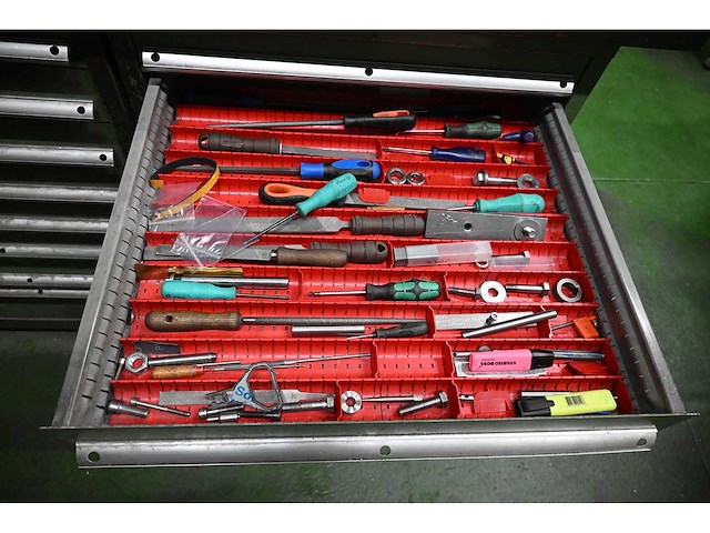 Bewerkingscentrum gereedschappen set inclusief 2 x 8-delige hagro gereedschapladenkast met inhoud - afbeelding 13 van  29