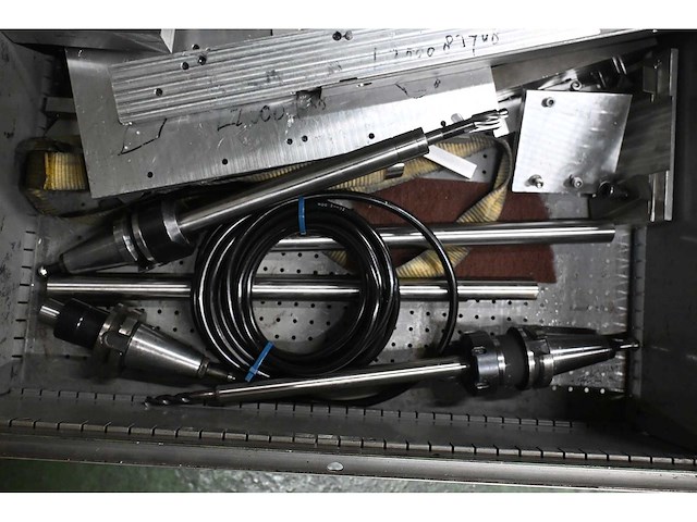 Bewerkingscentrum gereedschappen set inclusief 2 x 8-delige hagro gereedschapladenkast met inhoud - afbeelding 20 van  29