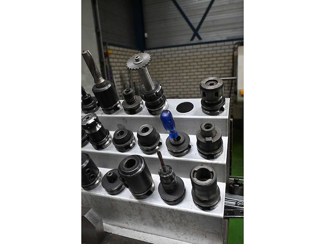 Bewerkingscentrum gereedschappen set inclusief 2 x 8-delige hagro gereedschapladenkast met inhoud - afbeelding 3 van  29