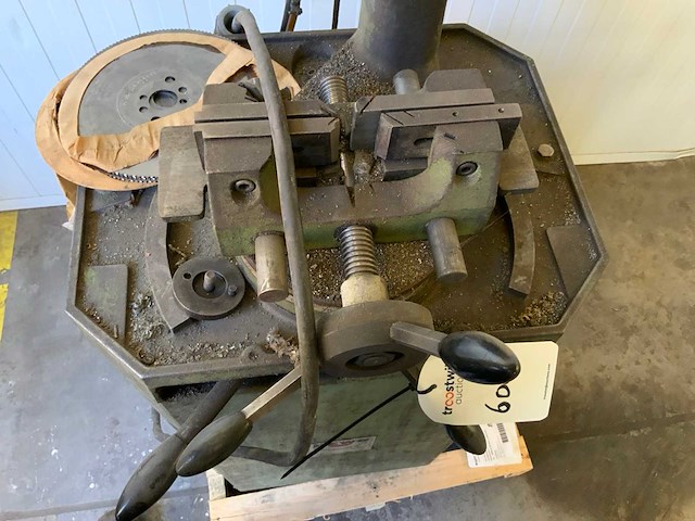 Bewo 250 lt afkortcirkelzaagmachine - afbeelding 4 van  5