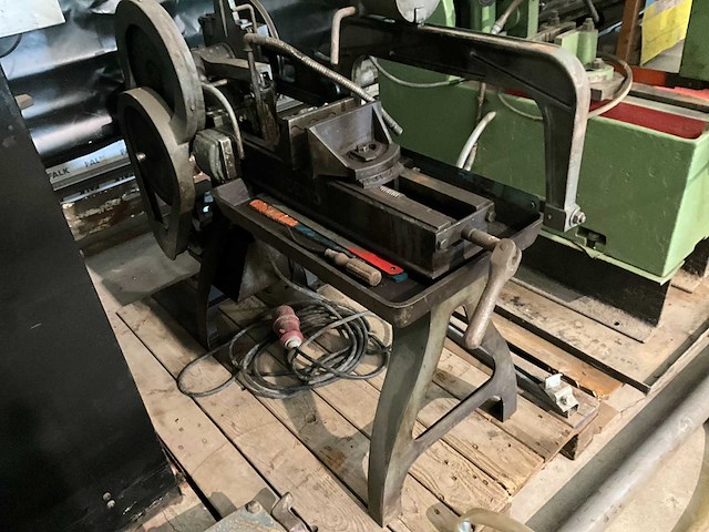 Bewo horizontale beugelzaagmachine - afbeelding 2 van  7