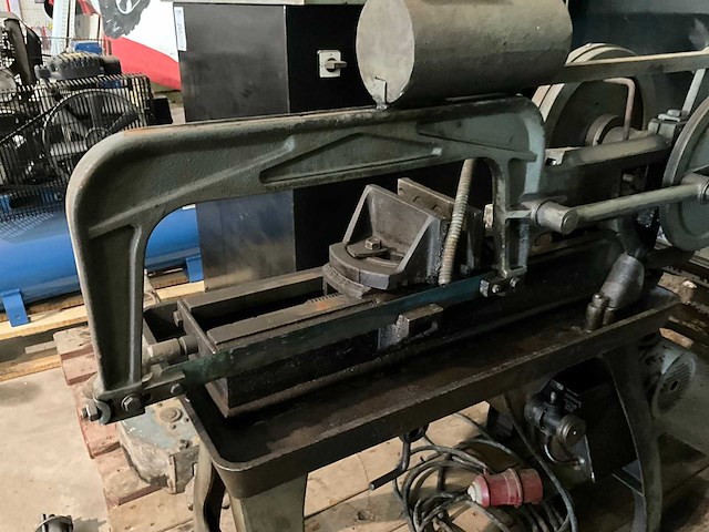 Bewo horizontale beugelzaagmachine - afbeelding 4 van  7