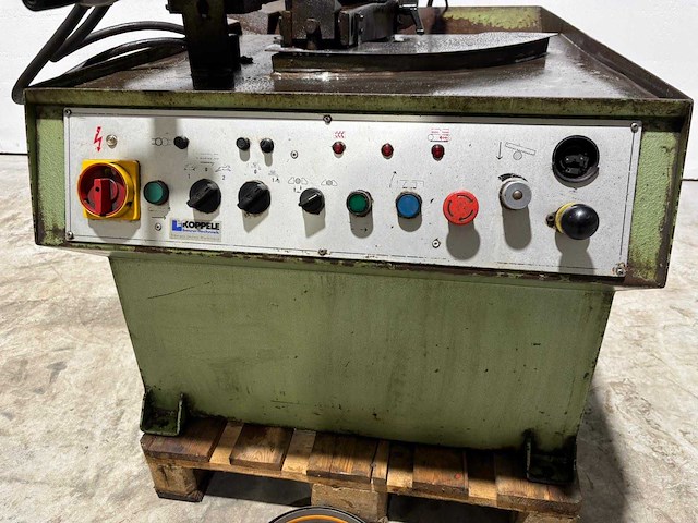 Bewo mod 270 verticale bandzaagmachine - afbeelding 6 van  10