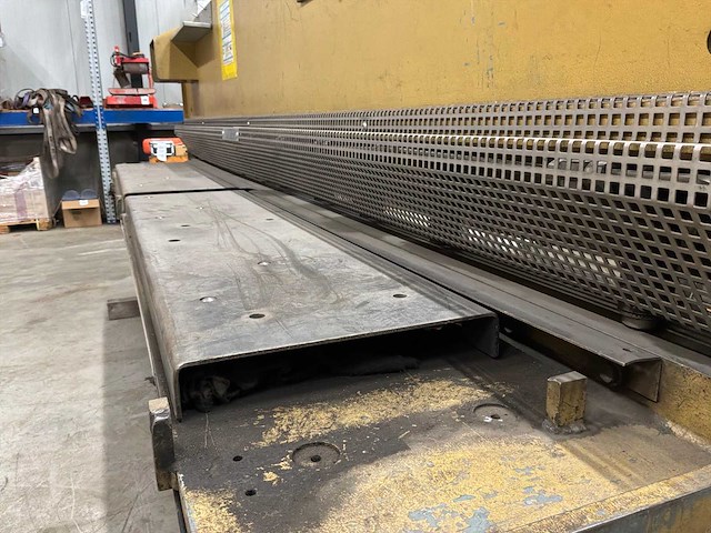 Beyeler ge 3000x6 guillotineschaar - afbeelding 2 van  10