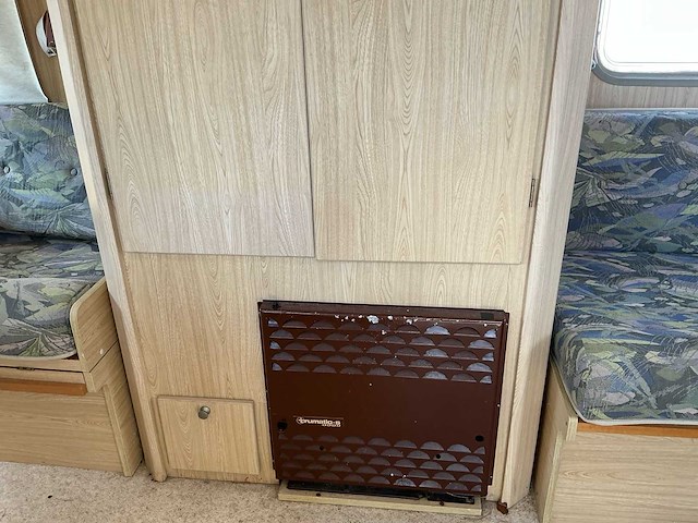 Beyerland vitesse 430d caravan - afbeelding 2 van  17