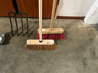 Bezem en divers (4x) - afbeelding 2 van  4