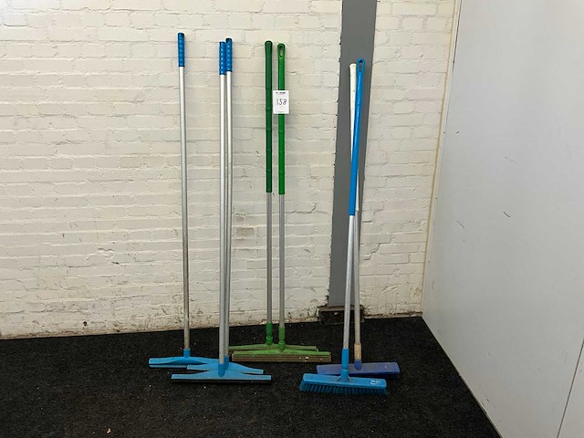 Bezems en trekkers (7x) - afbeelding 3 van  5