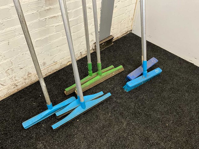 Bezems en trekkers (7x) - afbeelding 4 van  5