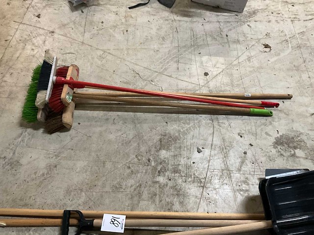 Bezems & scheppen - afbeelding 3 van  4