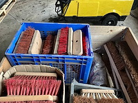 Bezems - afbeelding 5 van  5