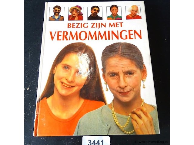 Bezig zijn met vermommingen - afbeelding 1 van  5