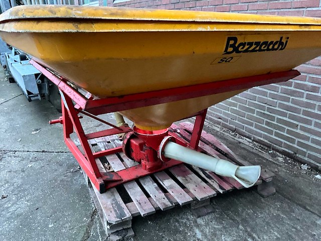 Bezzecchi kunstmeststrooier - afbeelding 4 van  9