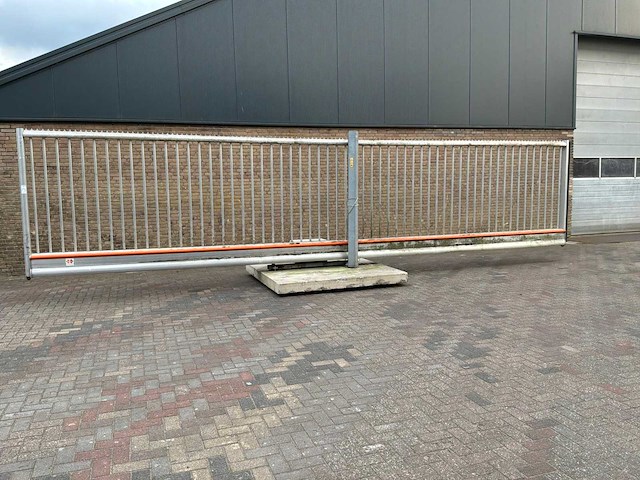 B&g elektrische aluminium schuifpoort - afbeelding 1 van  9