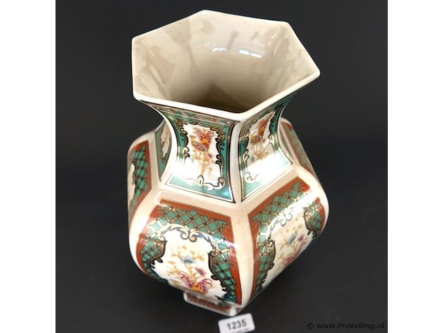 B&g italy hexagone tempelvaas - afbeelding 3 van  5