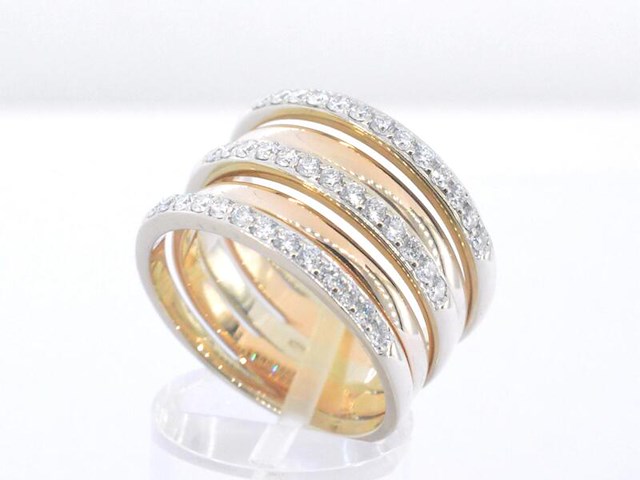 Bi-colour ring met briljant geslepen diamanten - afbeelding 4 van  7