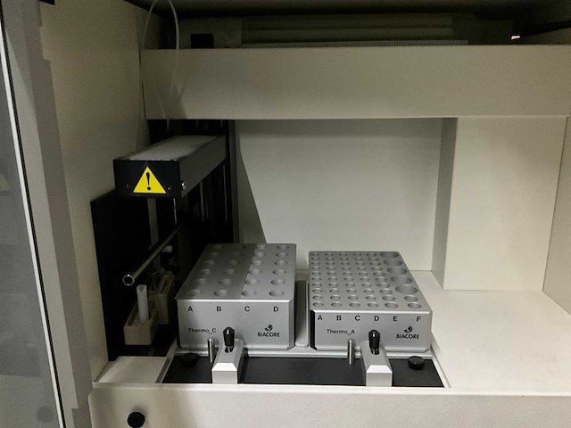 Biacore 2000 oppervlakteplasmon resonantiesysteem - afbeelding 8 van  9